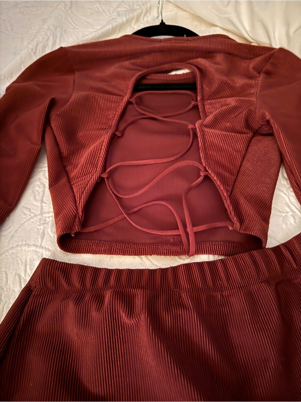 Heart & Hips Rust Lace-Back Ribbed Crop Top - Picture 2 of 8